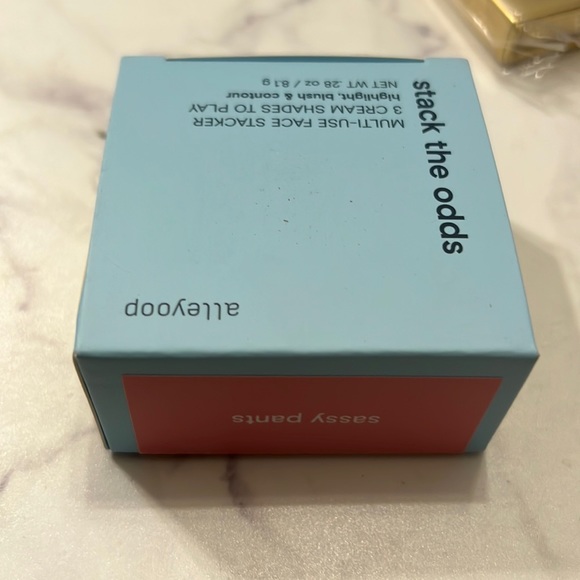 ALLEYOOP | Stack The Odds multi-use 3 cream shades: highlight*blush*contour*sass - Picture 5 of 5